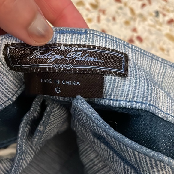 Blue and white denim Jean soft material very good condition - Picture 4 of 4